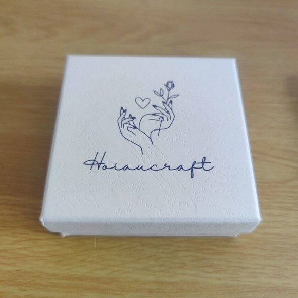 Beautiful Cursive “Lily” name Pendant Flower Necklace in Rose Gold - Picture 4 of 4